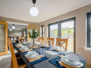 Fully equipped holiday home with hot tub & garden | Pet-friendly - Image 5