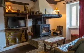 Child-friendly charming cottage with BBQ, terrace & garden | Dogs allowed - Image 3