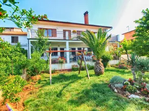 Apartment with barbeque & garden - Image 4