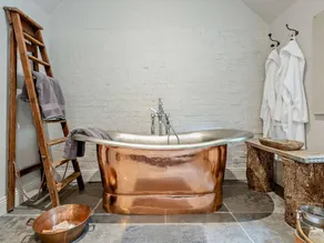 Cottage with pool & jacuzzi - Image 4