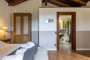 Bed and breakfast with barbeque, fast internet & garden | Garden view | Dogs allowed - Image 3