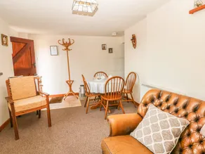 Child-friendly cottage with garden - Image 5