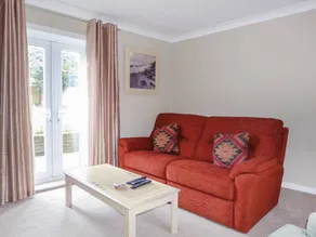 Family-friendly beautiful cottage with garden - Image 3
