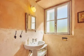 Agriturismo Il Filo di Paglia: Suggestivo open space perfetto per rilassarsi nel verde - Giardino e terrazza privati - Servizio di Ristorazione, Cantina di Vini Naturali e Massaggi - Image 4
