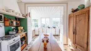 Wonderful holiday home with barbeque & garden - Image 4