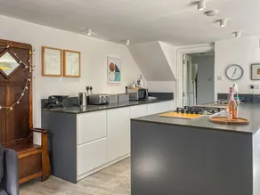 Family-friendly pleasant cottage with garden | River view | Beach nearby - Image 3