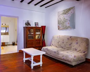 Holiday home with terrace & barbecue - Image 3