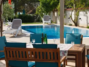 Nice house with garden, private pool & terrace - Image 2