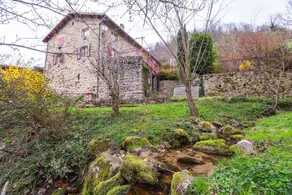 Holiday home with garden, terrace & barbecue - Image 5