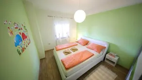 Apartment with terrace, garden & pool - Image 2