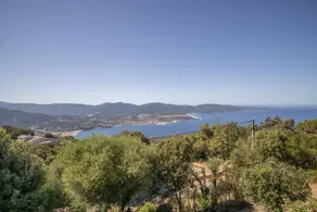 Espectacular villa ideal para familias con terraza y jardín | Vistas al mar | Perfecta para el trabajo en remoto - Image 2