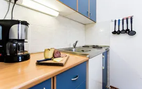 Apartment with garden, pool & barbeque - Image 5