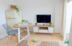 Apartment with terrace & pool - Image 4