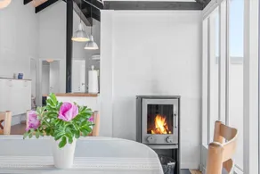 Holiday home with barbecue & terrace - Image 3