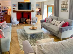Cottage with private pool, barbecue & garden | River view - Image 4