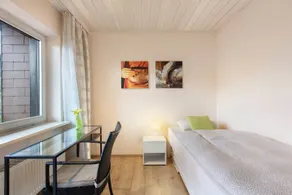 Room 'No. 6' with Shared Terrace, Shared Garden and Balcony - Image 5