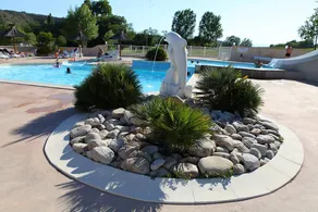 Family-friendly cabin with garden, terrace & heated pool | Mountain view - Image 2