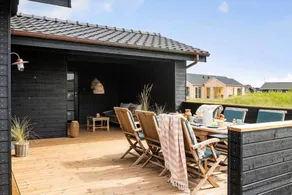 Holiday home with hot tub, BBQ & terrace - Image 3
