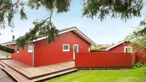 House with BBQ, terrace & hot tub - Image 2