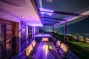 Fully equipped holiday apartment with hot tub, sauna & terrace - Image 2