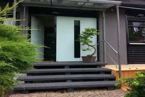 House with garden - Image 2