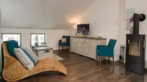 Holiday Apartment With 2 Bedrooms - Image 3