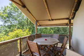 Wooden Chalet in Bessuéjouls – Glamping Lodge with Private Terrace, Garden, and Mountain View - Image 3