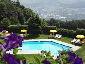 Lovely holiday home with pool - Image 2
