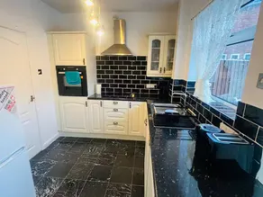 Fully equipped big house with fast internet & garden - Image 4