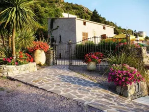 Children-friendly nice villa with private pool, hot tub & barbecue | Pool view | Pets allowed - Image 2