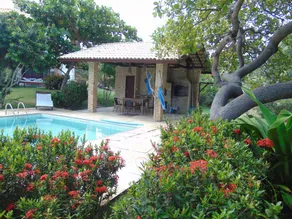 Maison avec barbecue, jardin et piscine - Image 3