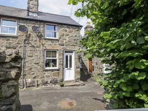 Cottage with terrace - Image 2