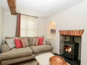 Family-oriented cottage with garden | Dogs allowed - Image 4