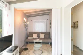 Maison de vacances entièrement équipée avec jardin, barbecue et piscine | Vue jardin | Avec animaux bienvenus - Image 5