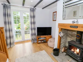 Child-friendly charming cottage with terrace & garden | Pet-friendly - Image 5