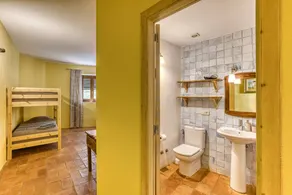 Beautiful private room with terrace, pool & barbeque | Garden view | Pets allowed - Image 5
