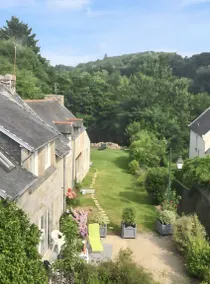 Cottage with garden & terrace | Garden view - Image 2