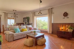 Child-friendly house with pool, BBQ & garden | Lake view | Pet-friendly - Image 3
