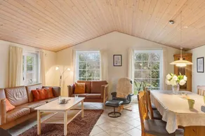 Holiday home with barbeque, terrace & hot tub | Dogs allowed - Image 3
