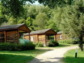 Nice chalet with terrace & heated pool - Image 3