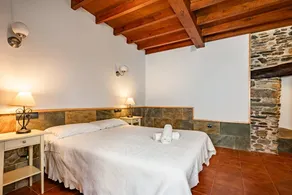 Habitación en casa de familia con barbacoa, jardín y terraza | Vistas al jardín - Image 5