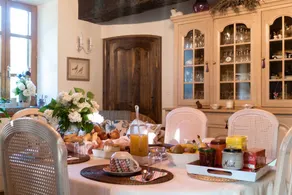 Charming House in Montoldre Garden - Image 2