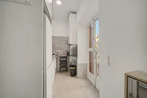 Child-friendly beautiful apartment with terrace | Near Seville Cathedral | City view | Good for workation | Pet-friendly - Image 3