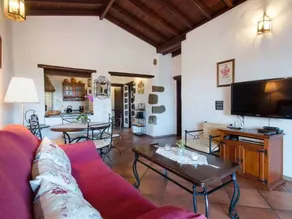 Holiday home with garden, private pool & barbeque - Image 3