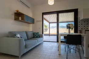 Villa avec terrasse et jardin - Image 2
