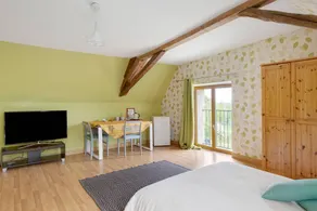 Bed and breakfast with garden | Garden view - Image 3