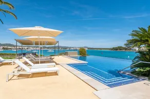 Voll ausgestattete weiträumige Villa mit Garten, Terrasse und Grill | Strand in der Nähe - Image 3