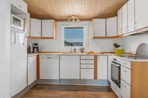 Holiday home with terrace - Image 5