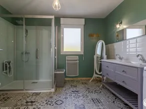 Peaceful cottage with heated pool and electric bikes - Image 3