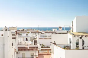 Cozy Apartment with Sunny Patio, Barbecue, Wi-Fi & Air Conditioning - Image 4
